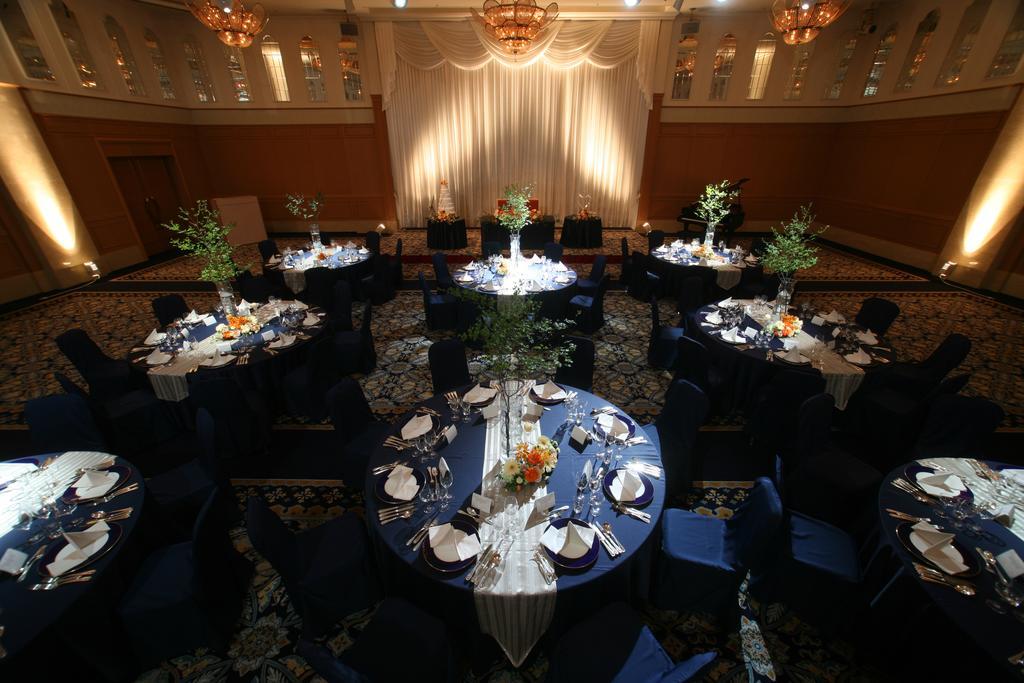 โฮเต็ล พอร์ต พลาซ่า ชิบะ Hotel ภายนอก รูปภาพ The ballroom at the 2007 National Spelling Bee