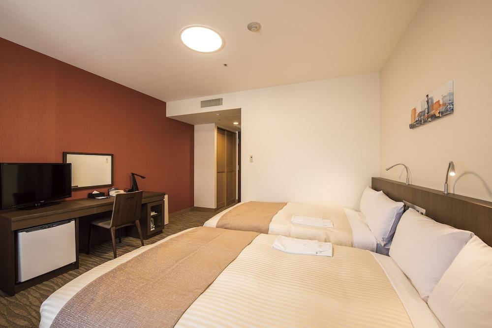โฮเต็ล พอร์ต พลาซ่า ชิบะ Hotel ภายนอก รูปภาพ A typical room at a business hotel in Japan