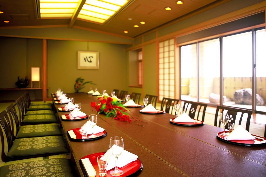 โฮเต็ล พอร์ต พลาซ่า ชิบะ Hotel ภายนอก รูปภาพ A traditional Japanese restaurant
