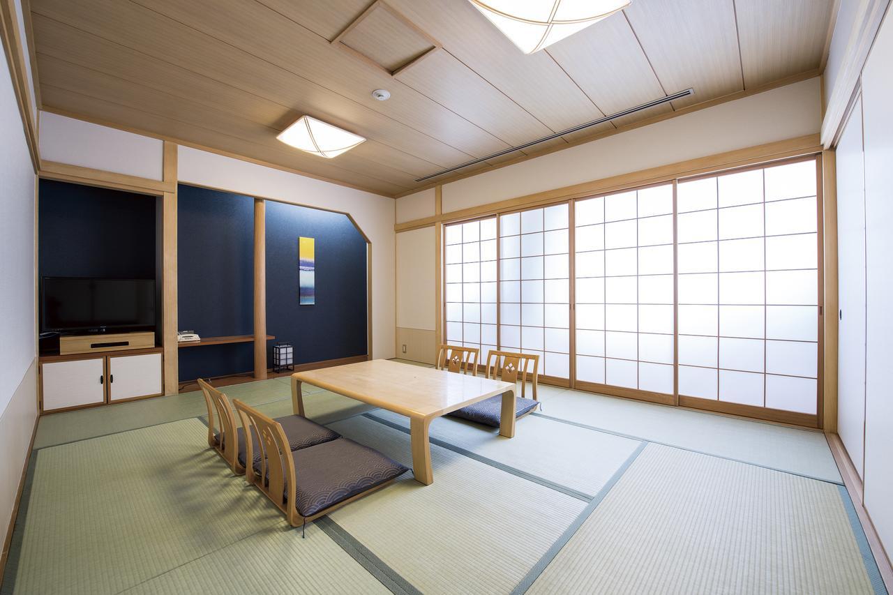 โฮเต็ล พอร์ต พลาซ่า ชิบะ Hotel ภายนอก รูปภาพ A room at the Kyoto International Manga Museum